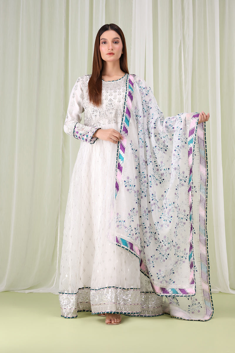 Sanawa white embroidered Pakistani langa front view with dupatta – Dani collection